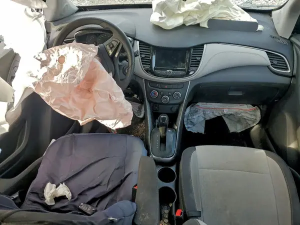 3GNCJKSB3KL289540 2019 CHEVROLET TRAX - Image 8