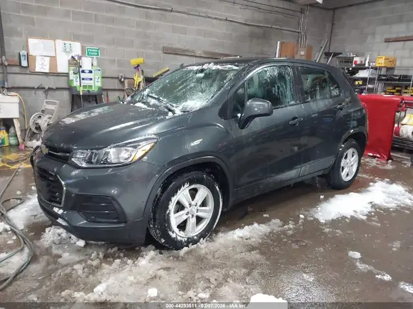 3GNCJKSB3KL318308 2019 CHEVROLET TRAX - Image 2