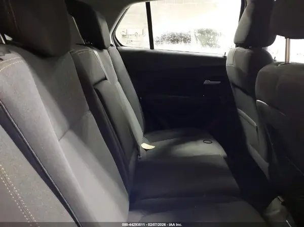 3GNCJKSB3KL318308 2019 CHEVROLET TRAX - Image 8