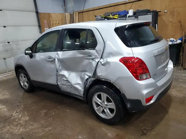 3GNCJKSB3KL330796 2019 CHEVROLET TRAX - Image 2
