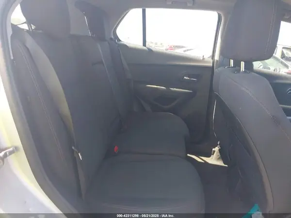 3GNCJKSB3KL332144 2019 CHEVROLET TRAX - Image 8