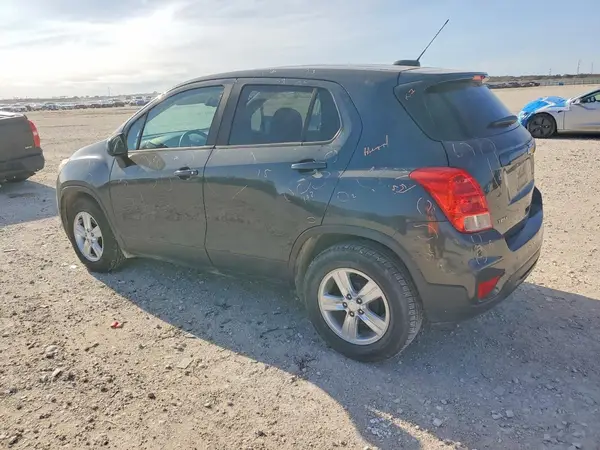 3GNCJKSB3KL351874 2019 CHEVROLET TRAX - Image 2