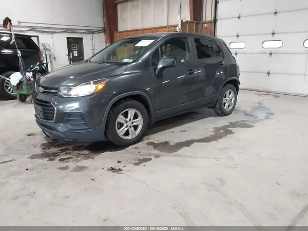 3GNCJKSB3KL358209 2019 CHEVROLET TRAX - Image 2