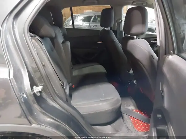 3GNCJKSB3KL358209 2019 CHEVROLET TRAX - Image 8