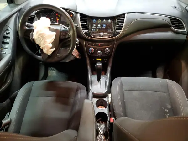 3GNCJKSB3KL358775 2019 CHEVROLET TRAX - Image 8