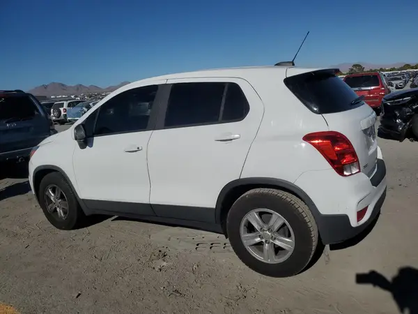 3GNCJKSB3KL368030 2019 CHEVROLET TRAX - Image 2