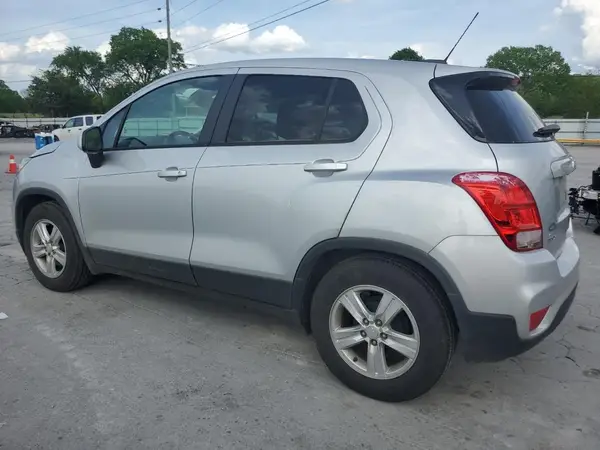 3GNCJKSB3KL389010 2019 CHEVROLET TRAX - Image 2