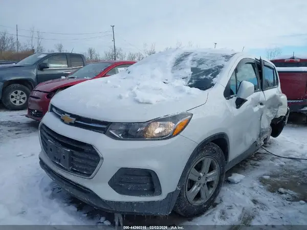 3GNCJKSB3KL393638 2019 CHEVROLET TRAX - Image 2
