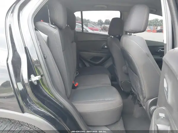 3GNCJKSB3KL394854 2019 CHEVROLET TRAX - Image 8