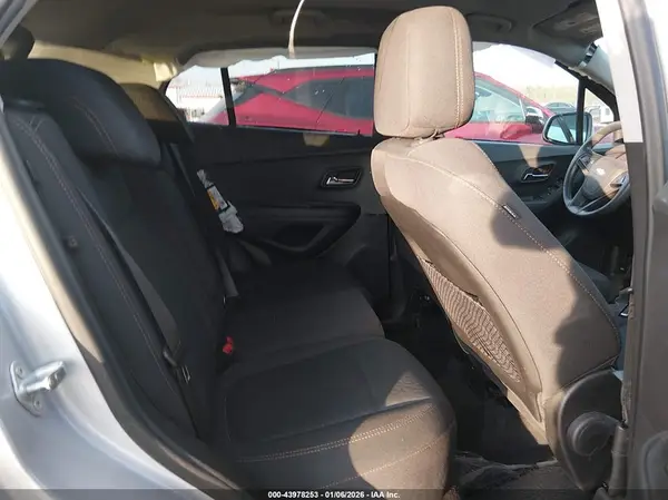 3GNCJKSB3KL402113 2019 CHEVROLET TRAX - Image 8