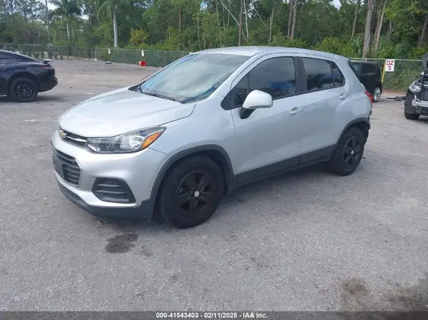 3GNCJKSB3KL402712 2019 CHEVROLET TRAX - Image 2
