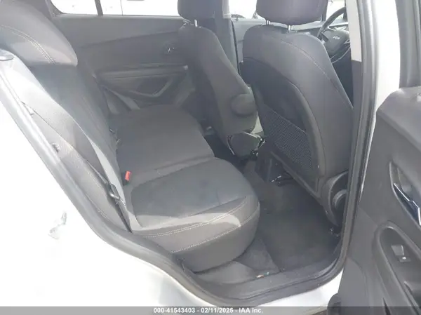 3GNCJKSB3KL402712 2019 CHEVROLET TRAX - Image 8