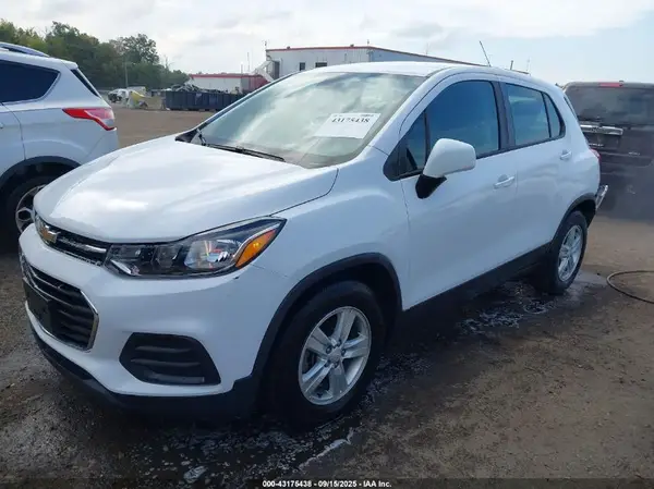 3GNCJKSB3LL119387 2020 CHEVROLET TRAX - Image 2