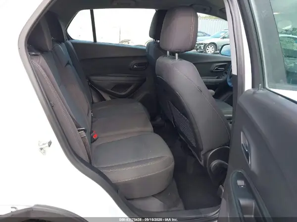 3GNCJKSB3LL119387 2020 CHEVROLET TRAX - Image 8