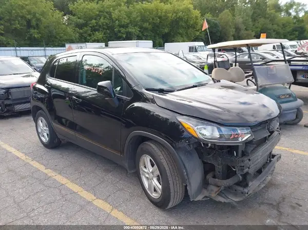 3GNCJKSB3LL125755 2020 CHEVROLET TRAX - Image 1