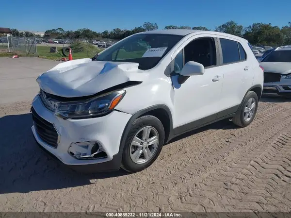 3GNCJKSB3LL130082 2020 CHEVROLET TRAX - Image 2