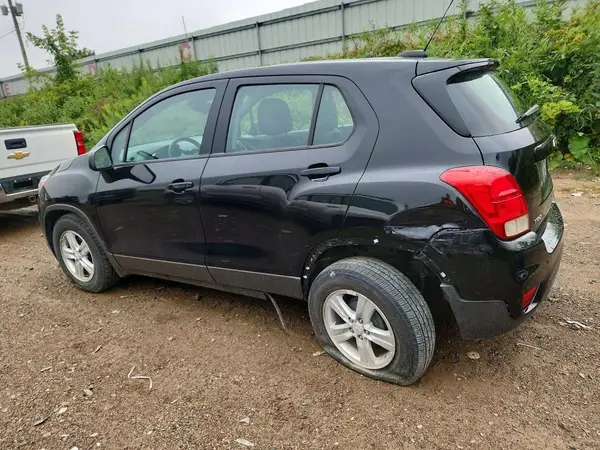 3GNCJKSB3LL134875 2020 CHEVROLET TRAX - Image 2