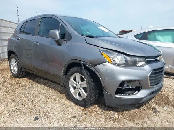 3GNCJKSB3LL145570 2020 CHEVROLET TRAX - Image 1