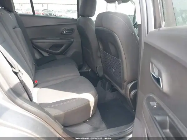 3GNCJKSB3LL145570 2020 CHEVROLET TRAX - Image 8