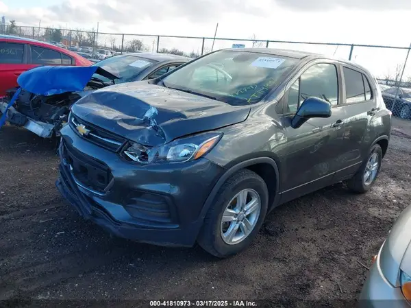 3GNCJKSB3LL150204 2020 CHEVROLET TRAX - Image 2