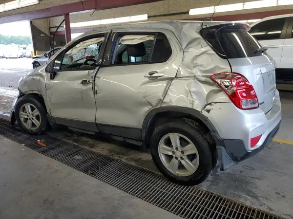 3GNCJKSB3LL150641 2020 CHEVROLET TRAX - Image 2