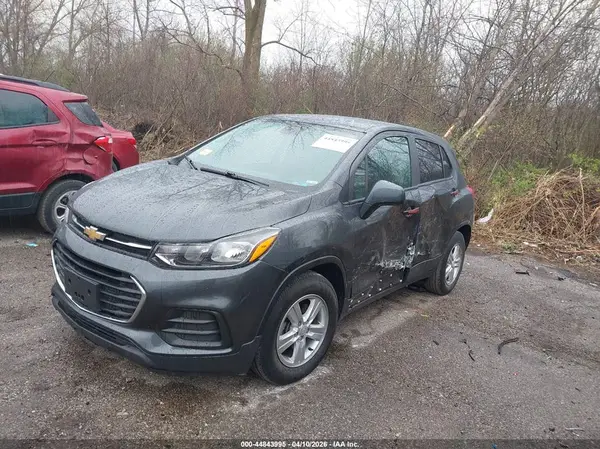 3GNCJKSB3LL153586 2020 CHEVROLET TRAX - Image 2