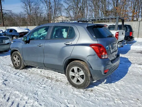 3GNCJKSB3LL159176 2020 CHEVROLET TRAX - Image 2