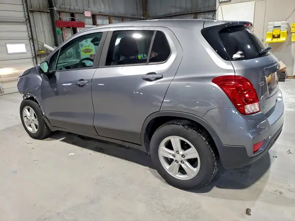 3GNCJKSB3LL163146 2020 CHEVROLET TRAX - Image 2