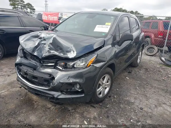 3GNCJKSB3LL185308 2020 CHEVROLET TRAX - Image 2