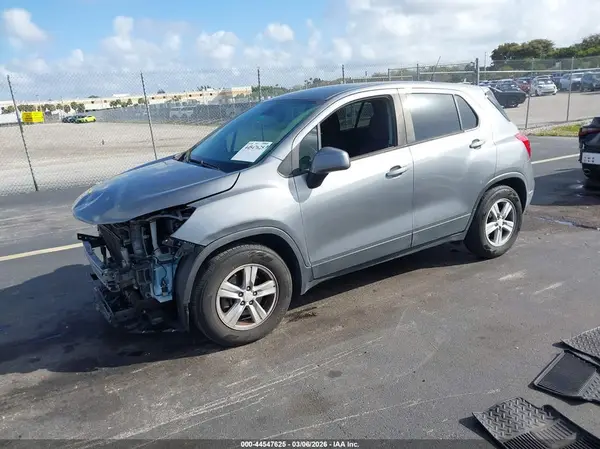 3GNCJKSB3LL187771 2020 CHEVROLET TRAX - Image 2