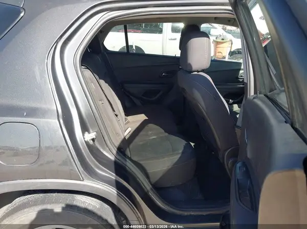 3GNCJKSB3LL188371 2020 CHEVROLET TRAX - Image 8