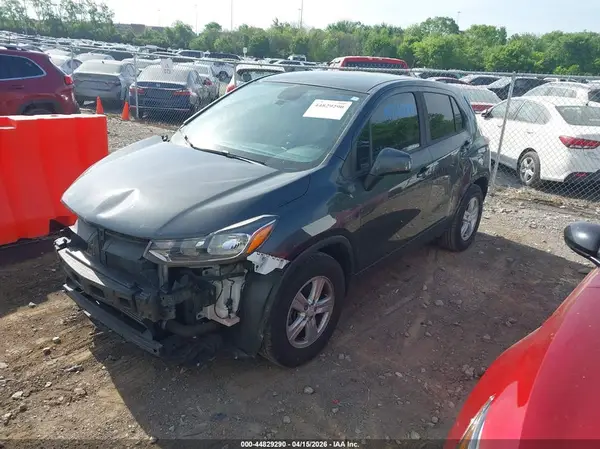 3GNCJKSB3LL195210 2020 CHEVROLET TRAX - Image 2