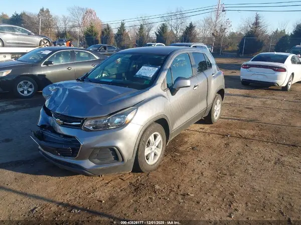 3GNCJKSB3LL197247 2020 CHEVROLET TRAX - Image 2