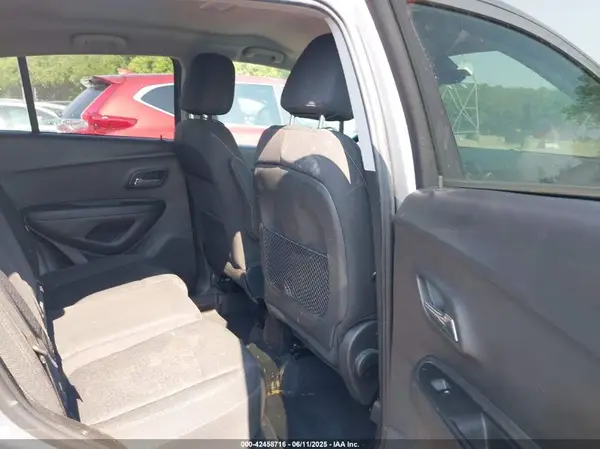 3GNCJKSB3LL207999 2020 CHEVROLET TRAX - Image 8