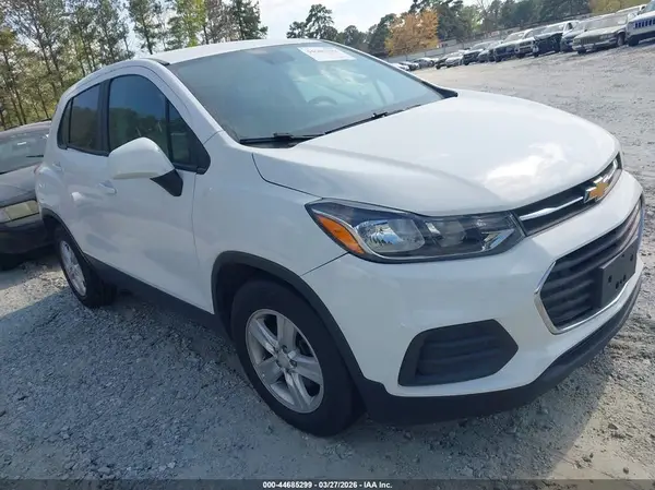 3GNCJKSB3LL210465 2020 CHEVROLET TRAX - Image 1