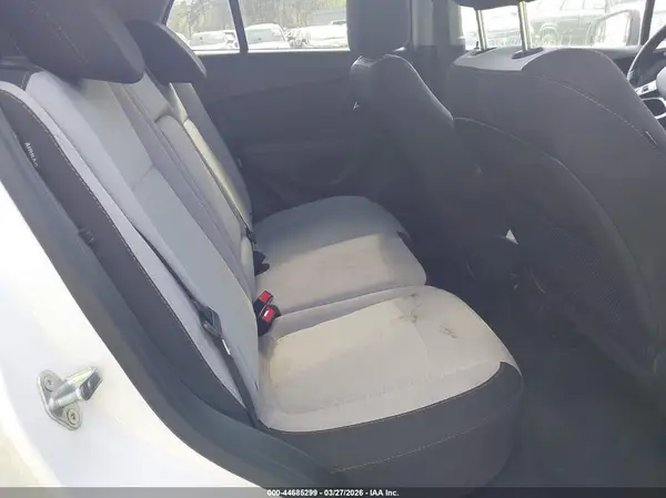 3GNCJKSB3LL210465 2020 CHEVROLET TRAX - Image 8