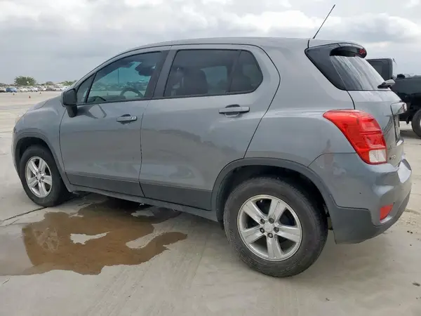 3GNCJKSB3LL211762 2020 CHEVROLET TRAX - Image 2