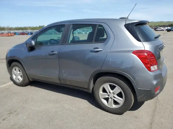 3GNCJKSB3LL217061 2020 CHEVROLET TRAX - Image 2