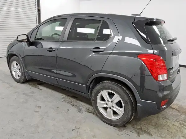 3GNCJKSB3LL242266 2020 CHEVROLET TRAX - Image 2
