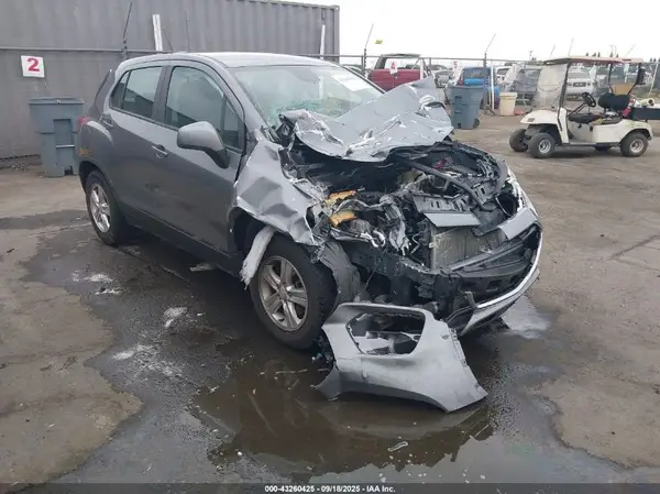 3GNCJKSB3LL278393 2020 CHEVROLET TRAX - Image 1