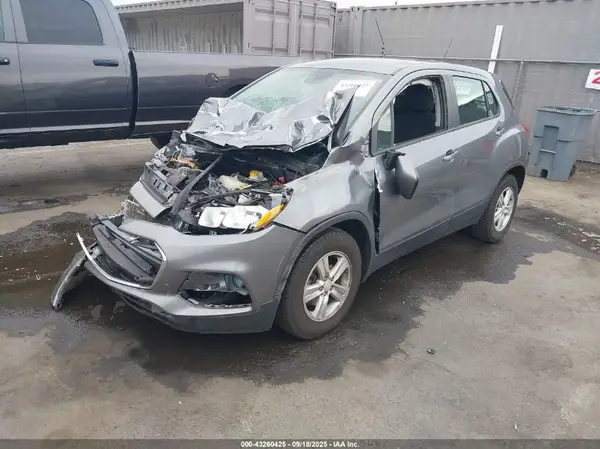 3GNCJKSB3LL278393 2020 CHEVROLET TRAX - Image 2