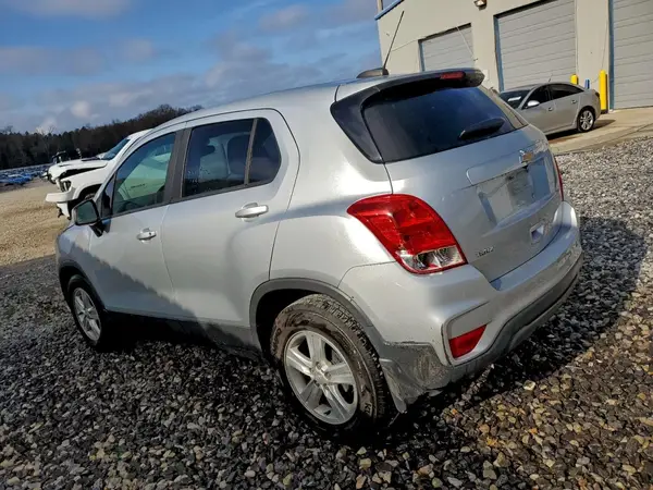 3GNCJKSB3LL285313 2020 CHEVROLET TRAX - Image 2