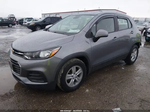 3GNCJKSB3LL300411 2020 CHEVROLET TRAX - Image 2