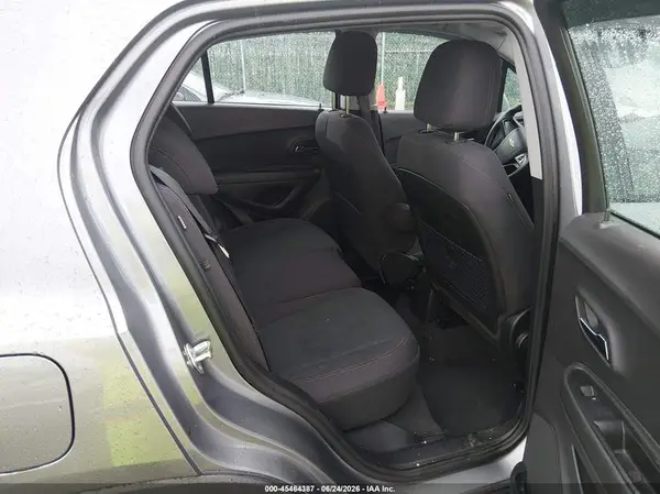 3GNCJKSB3LL300411 2020 CHEVROLET TRAX - Image 8