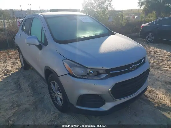 3GNCJKSB3LL301204 2020 CHEVROLET TRAX - Image 1