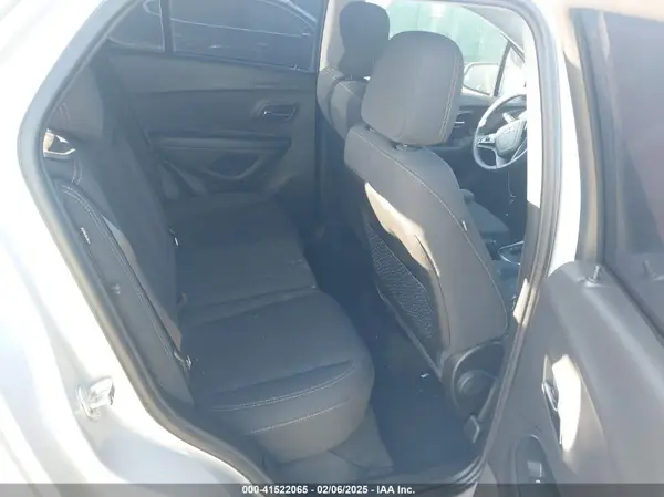 3GNCJKSB3LL301204 2020 CHEVROLET TRAX - Image 8