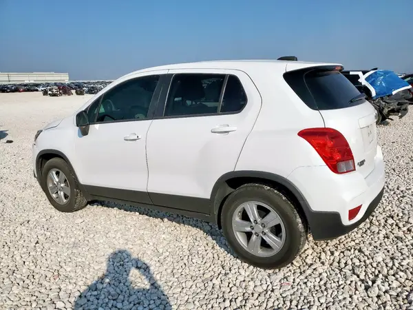 3GNCJKSB3LL313613 2020 CHEVROLET TRAX - Image 2