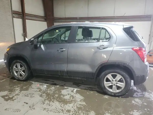 3GNCJKSB3LL318827 2020 CHEVROLET TRAX - Image 2