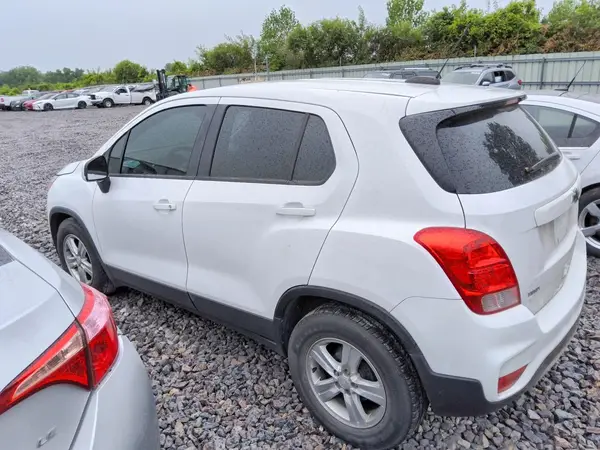 3GNCJKSB3LL323610 2020 CHEVROLET TRAX - Image 2
