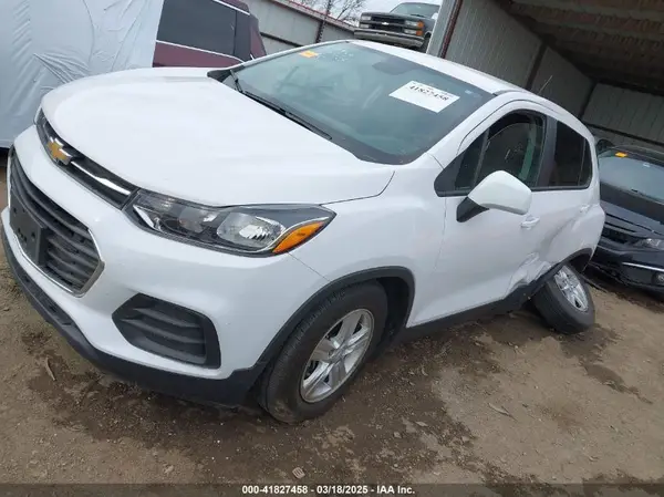 3GNCJKSB3LL327950 2020 CHEVROLET TRAX - Image 2